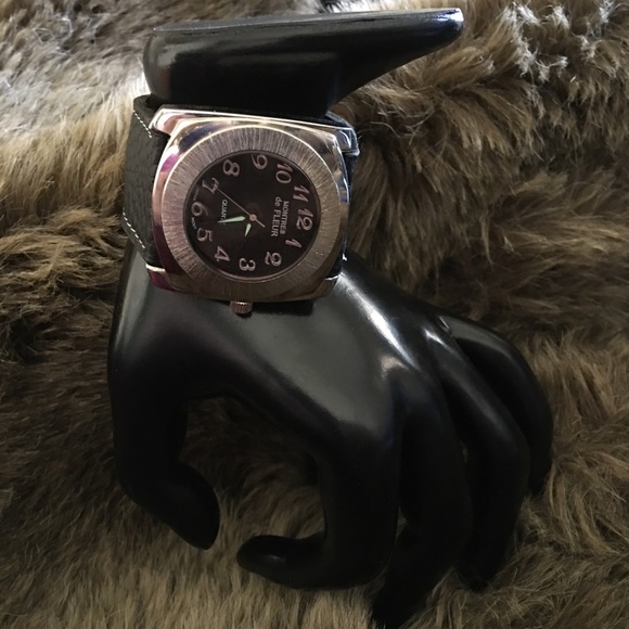 Vintage Montres de Fleur wide black leather watch - Picture 5 of 8